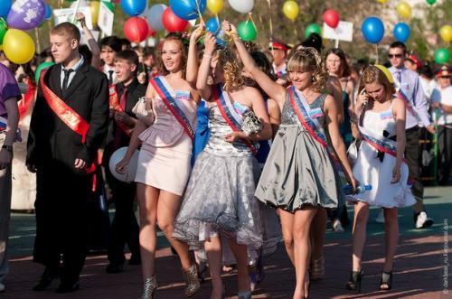 Приближается пора выпускных вечеров. 25. 02 Приближается пора выпускных вечеров. 25. 02