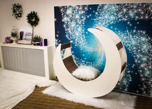 Фотографирую в студии, также мы делаем прически, макияж, подбираем образ для фотосессии, так что приходите к нам в гости. 04