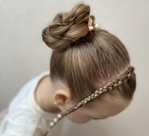 Теперь я сертифицированный мастер по прическам и визажист! 07