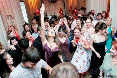 Приближается пора выпускных вечеров. 25. 08 Приближается пора выпускных вечеров. 25. 08