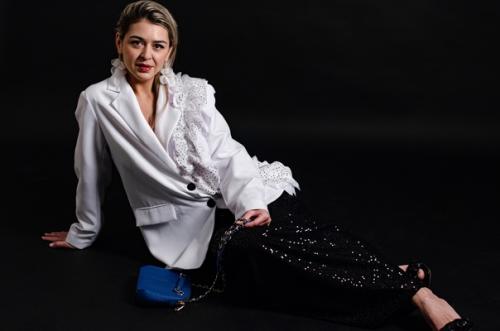 Еще один сложный на фактуры, но, вместе с тем, интересный образ с недавней фотосессии моего выпуска стилистов в академия красоты эколь в Перми. 03