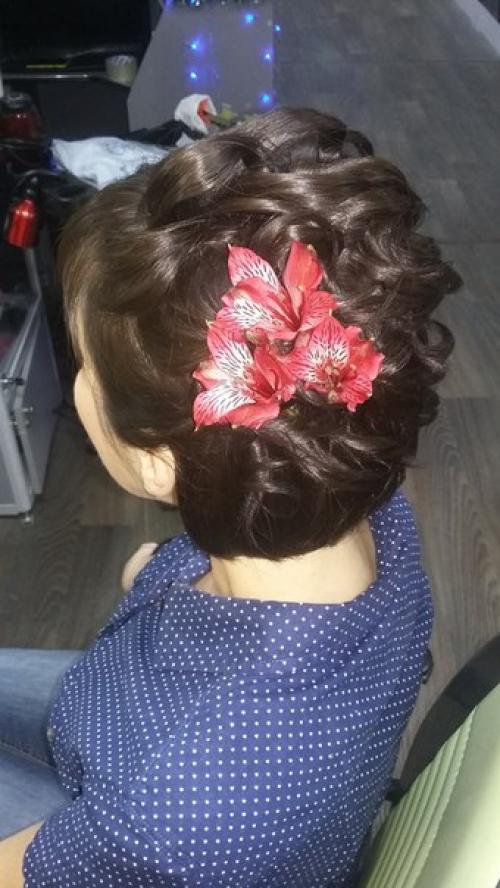 - Стрижки (женские, мужские, детские). 01