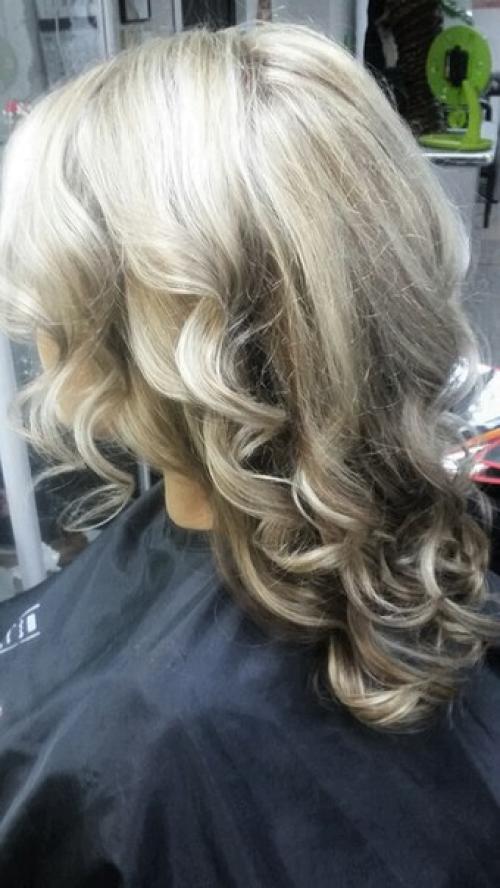 - Стрижки (женские, мужские, детские). 02