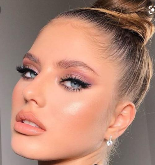 Тенденции свадебного макияжа и причесок 2022. 03