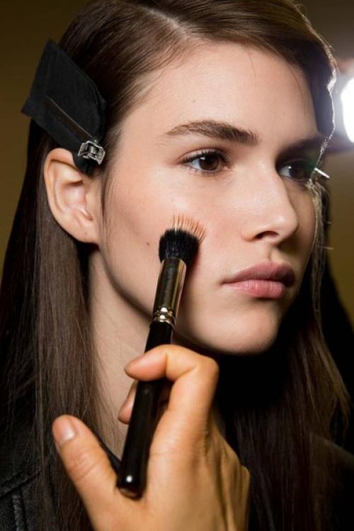 Все женщины знают, что главное во взгляде - не макияж, а хорошо подчеркнутый взгляд и естественная красота. 03 Все женщины знают, что главное во взгляде - не макияж, а хорошо подчеркнутый взгляд и естественная красота. 03