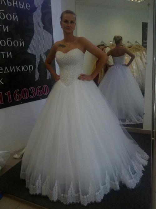 Дорогие невесты, мы ждем вас на примерку сегодня? 02