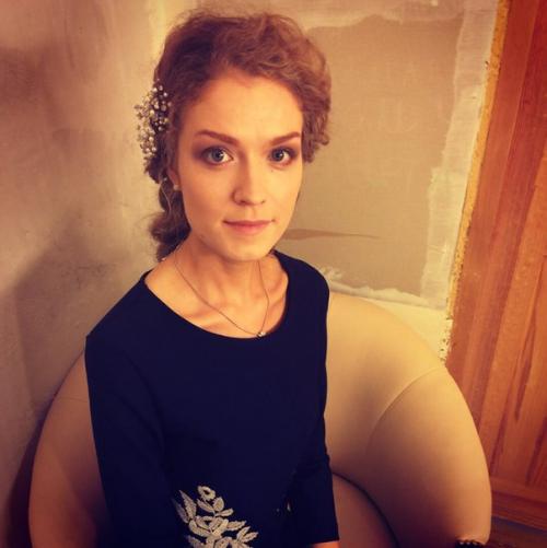 Модель?  Дорогие красотки, приглашаю вас на макияж и локоны? 01