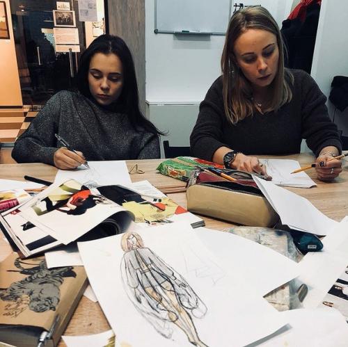 Fashion Sketching или модная иллюстрация - важный инструмент в работе дизайнера костюма. 02