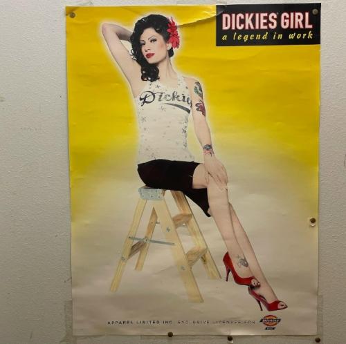 Пин -ап (pin - up) - это культовый американский стиль 1940-50-х годов, воспевающий женственность, игривость и сексуальность.  