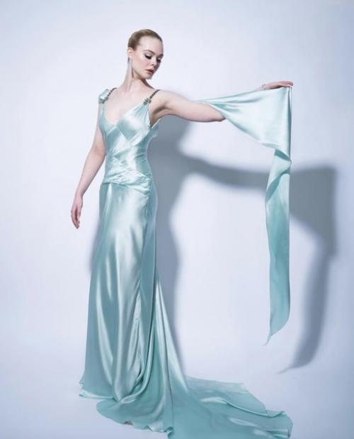 Самые яркие наряды Золотого Глобуса: как звезды впечатляли общественность в 2021. 02 Самые яркие наряды Золотого Глобуса: как звезды впечатляли общественность в 2021. 02