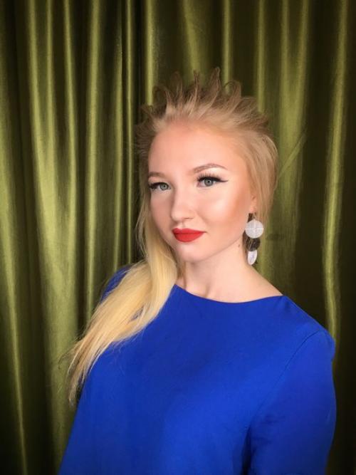 Растушеванная стрелка - как современная интерпретация классики Черная Стрелка - Красная Помада. 01