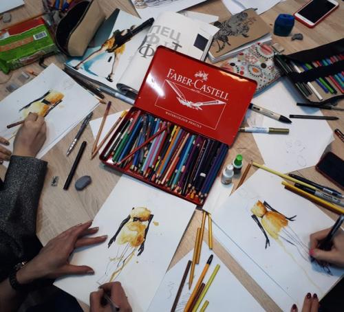 Fashion Sketching или модная иллюстрация - важный инструмент в работе дизайнера костюма. 01