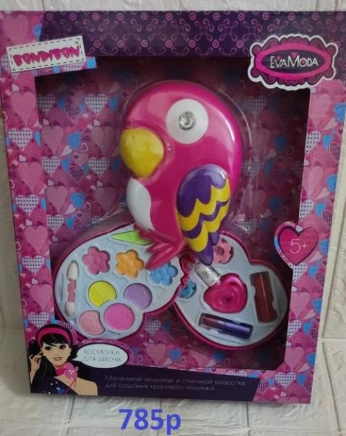 Интерес к косметике у детей вполне естественен, для них это способ экспериментировать со своей индивидуальностью. 06