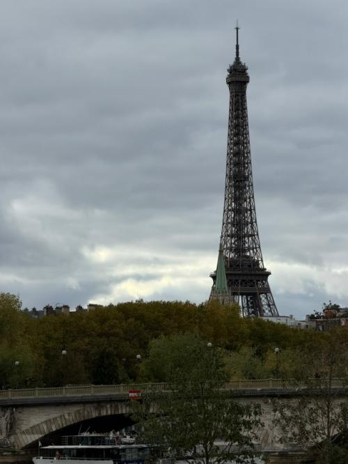 Продолжаем рассказывать, как мы готовили новый свадебный выпуск и что вас ждёт внутри.  