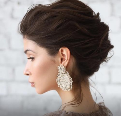 Тенденции свадебного макияжа и причесок 2022. 01