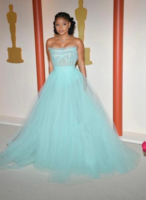 Как вам наряды оскара 2023? 01
