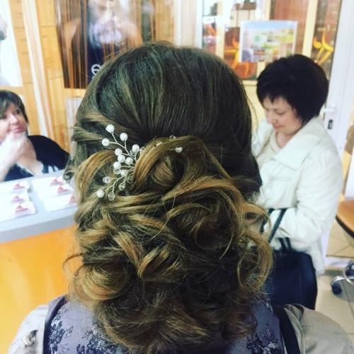 В мае во всех школах прозвенят последние звонки. 04