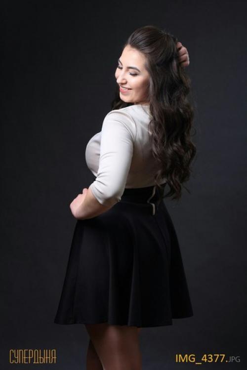 Милые девушки?   Спешите записаться на макияж и/или прическу по приятной цене. 03