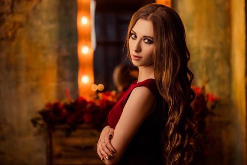 Дорогие девушки!  Предлагаю услуги стилиста, работаю на профессиональной косметике. 01