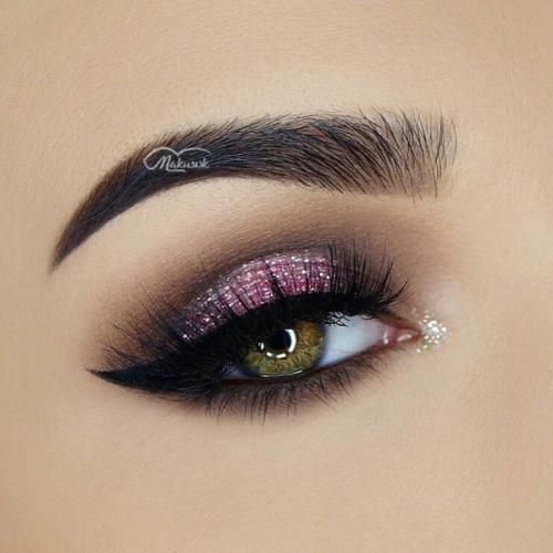 Ищу моделей по спец цене с 1 по 9 мая. 02