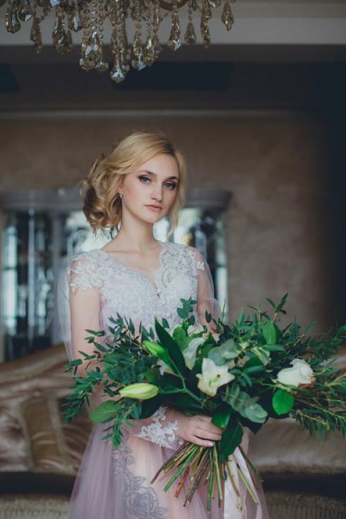 Совсем скоро пора выпускных. 03