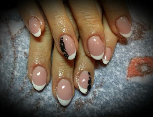 Девочки, наращивание ногтей, коррекция, укрепление своих ногтей, эпиляция, педикюр, маникюр и многое другое! 01