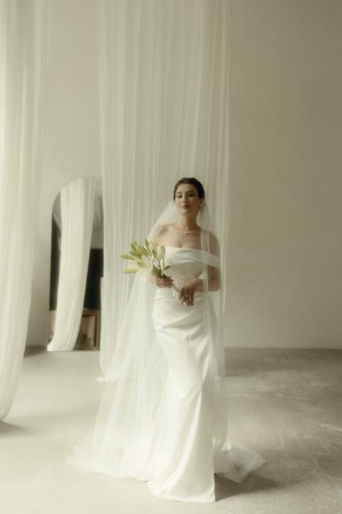 Как подобрать макияж и прическу под платье: 02