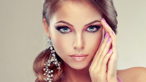 Дорогие девушки!  Выпускной вечер уже не за горами. 01