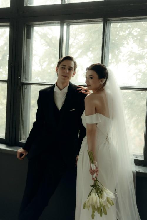 Как подобрать макияж и прическу под платье: 03