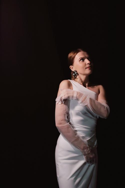 Когда Ира написала мне, что хочет на фотосессию ко дню рождения, в моей голове сразу всплыли картинки. 05