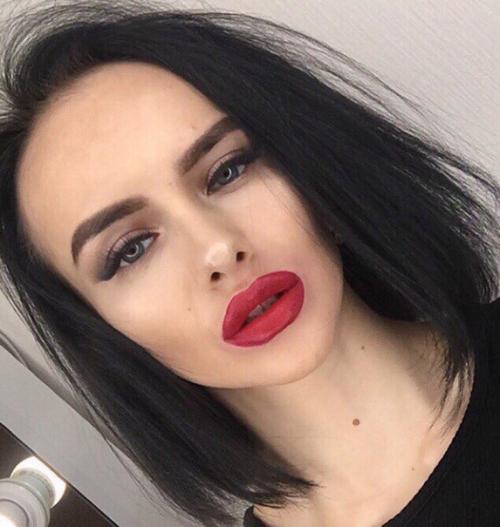 Девушки, я профессиональный визажист и стилист? 01