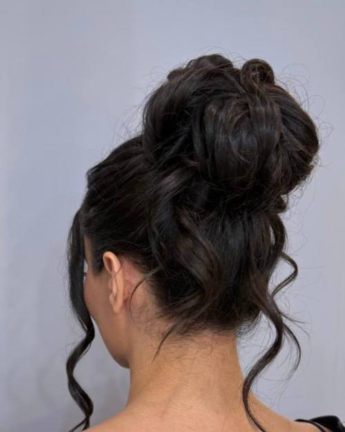 Макияж и прическа - это мощный инструмент самовыражения и уверенности в себе. 01