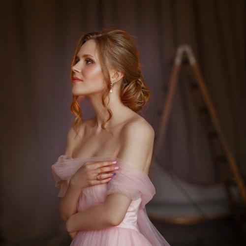 Юнные красавицы, самое время продумывать свой образ на выпускной бал 2017? 02