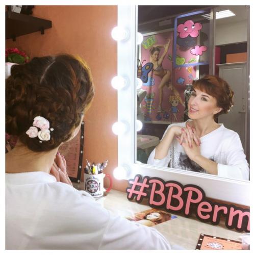 Тот самый момент, когда пришла в Beauty Buffet и прекрасная Дарья, сделала мне причёску из кос? 01