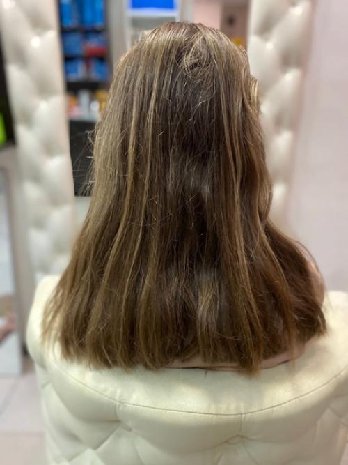 Контуринг волос - это особая схема окрашивания прядей у лица, позволяющая заменить профессиональный макияж. 01