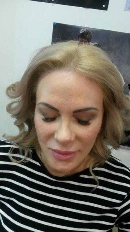 Подготовка мамы и дочки на выпускной? 03