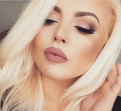 ? 5. Беспроигрышных вариантов макияжа на выпускной и на любое другое торжество. 02 ? 5. Беспроигрышных вариантов макияжа на выпускной и на любое другое торжество. 02