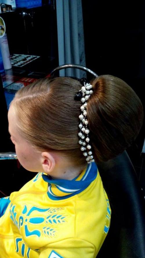 Подготовка мамы и дочки на выпускной? 01