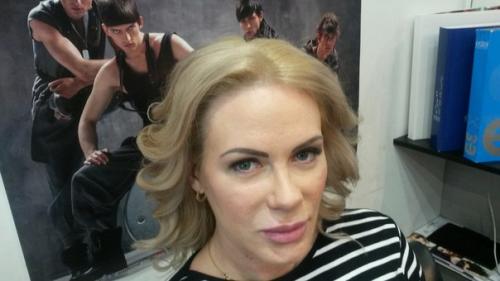 Подготовка мамы и дочки на выпускной? 04