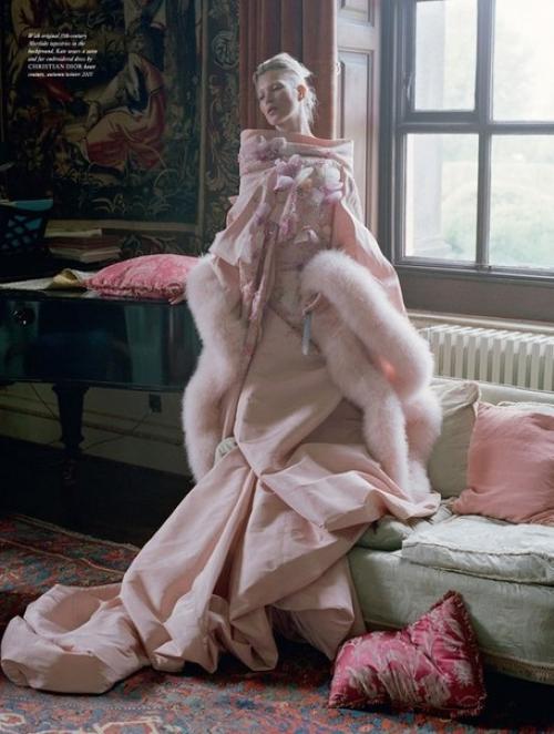 Мне осталось досдать диплом и я свободна но в июне уезжаю в Москву. 04