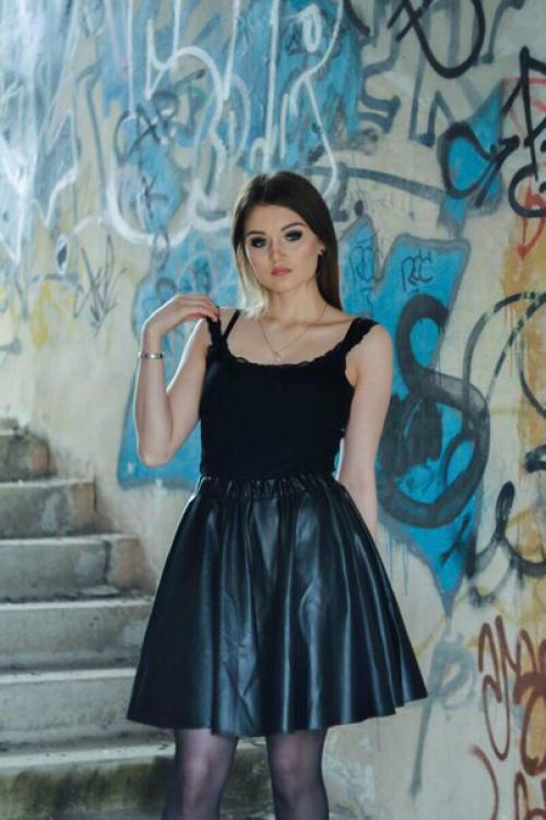 Нужны модели на макияж 350 р и прическу или локоны 350 р. все вместе 700 р. так же возможны фотосессии. 01