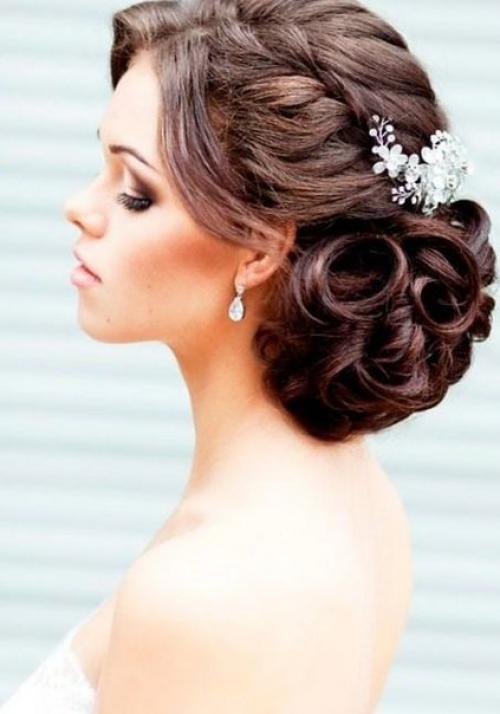 Скоро выпускной?   Девочки, мы уже открыли запись на выпускные и предлогаем вам скорее записаться к нашим мастерам. 05