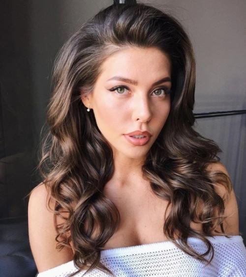 На 28 июня в 16: 00 требуется визажист и мастер по прическам (волосы немного ниже плеч), желаемый результат образа на фото). 03