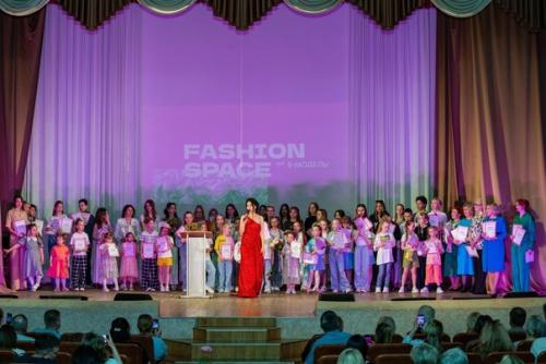 19 мая состоялся первый отчетный модный показ школы моделей Fashion Space. 03