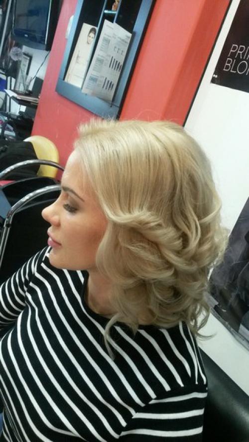 Подготовка мамы и дочки на выпускной? 02