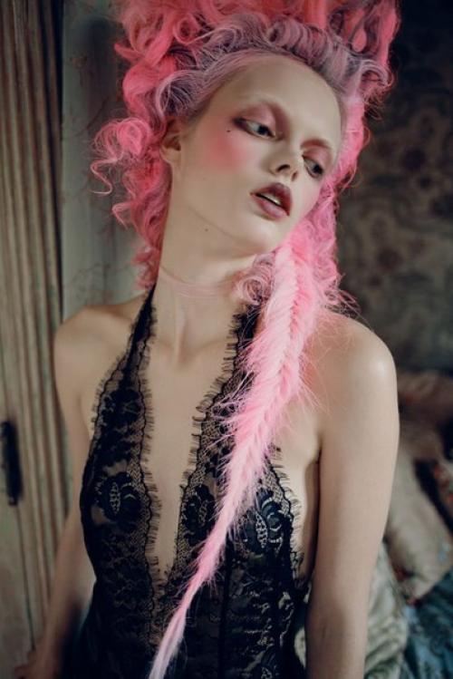 Мне осталось досдать диплом и я свободна но в июне уезжаю в Москву. 02