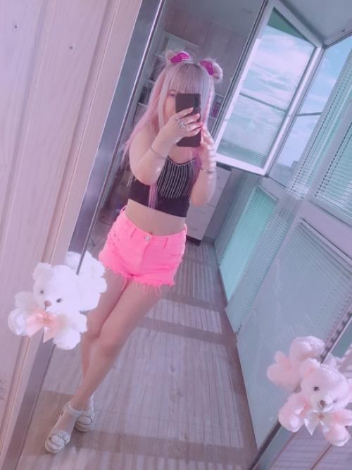 Люблю наряжаться, это можно делать больше летом, хоть и очень много мороки, подобрать одежду, сделать причёску, макияж, подобрать обувь, украшения. 03