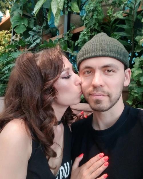 Выходи за Меня, и мы Будем Двигаться к Нашим Общим Мечтам Вместе. 03