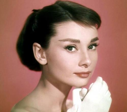 Москва! Модель и фотограф в поиске визажиста - стилиста по прическам на tfp - условиях. 01 Москва! Модель и фотограф в поиске визажиста - стилиста по прическам на tfp - условиях. 01