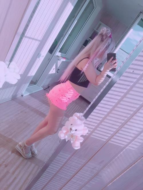 Люблю наряжаться, это можно делать больше летом, хоть и очень много мороки, подобрать одежду, сделать причёску, макияж, подобрать обувь, украшения. 01